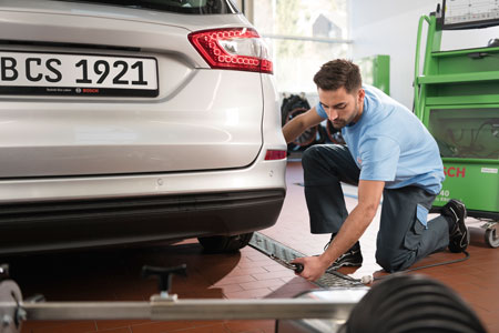 Abgasuntersuchung bei einem Diesel oder Benzinauto